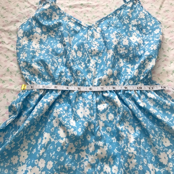 SHEIN Strappy Open Back Floral Romper XS Blue White Sweetheart Neckline - Picture 7 of 16